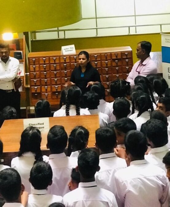 School Students’ Visit of the University of Colombo, Library