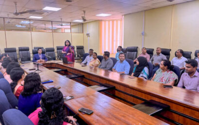 Vice Chancellor Visits the University Library