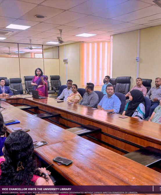 Vice Chancellor Visits the University Library
